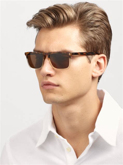 Oliver Peoples .